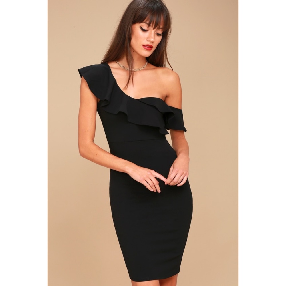 Black bodycon Lulu’s midi dress
